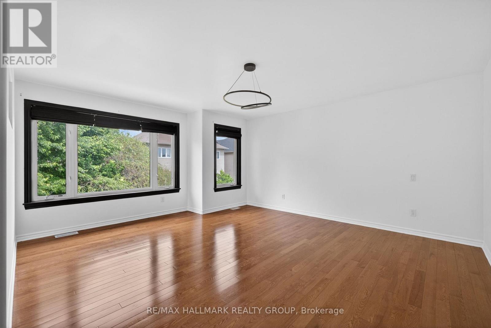 520 Mazari Crescent Property Photo 29