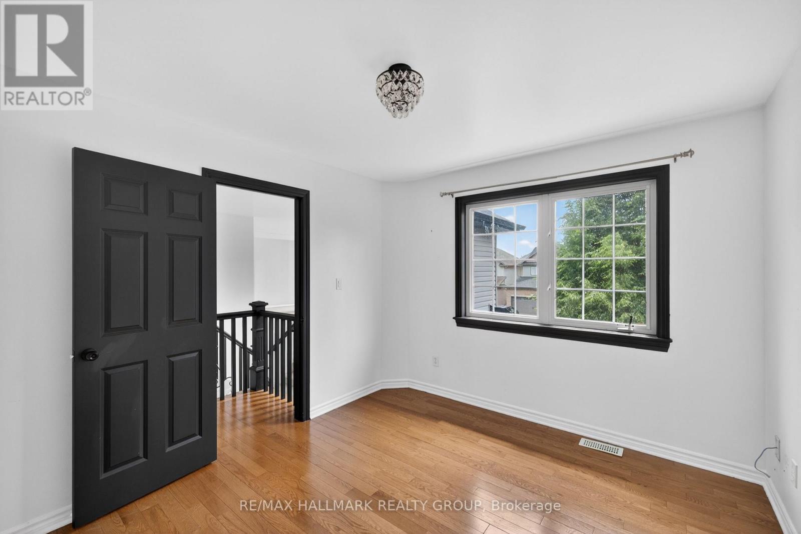 520 Mazari Crescent Property Photo 35