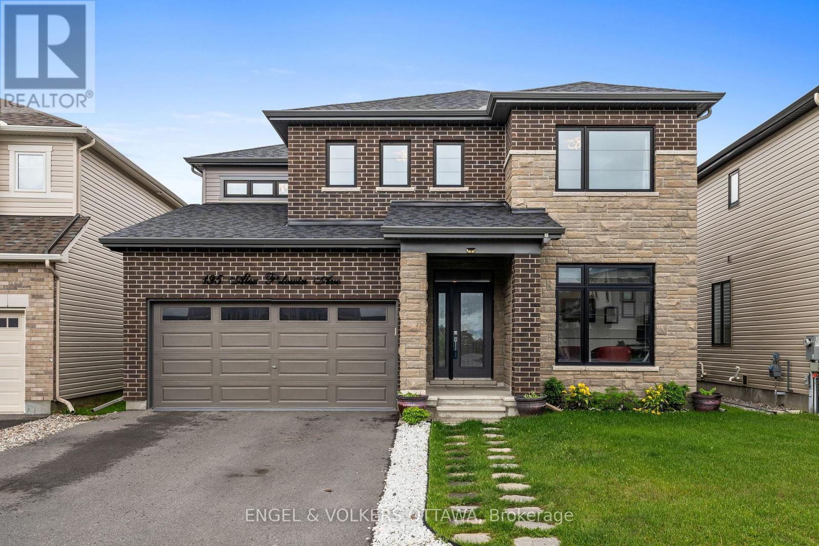 195 Alex Polowin Avenue Property Photo 1