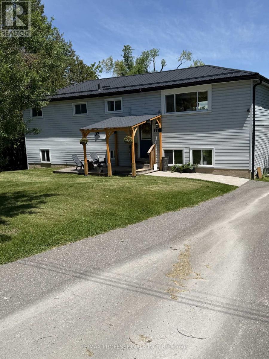 22 Lawrence Street N Property Photo 1