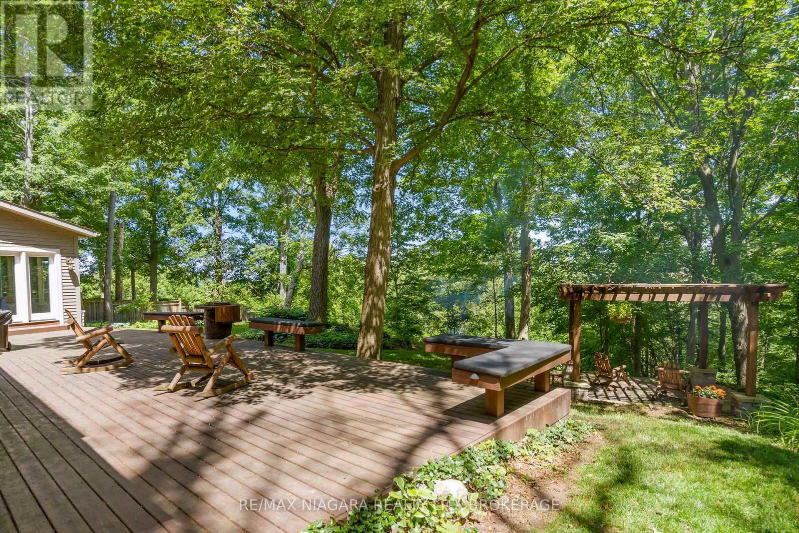 429 Ridge Road E Property Photo 6
