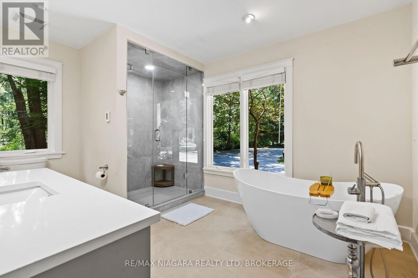 429 Ridge Road E Property Photo 11