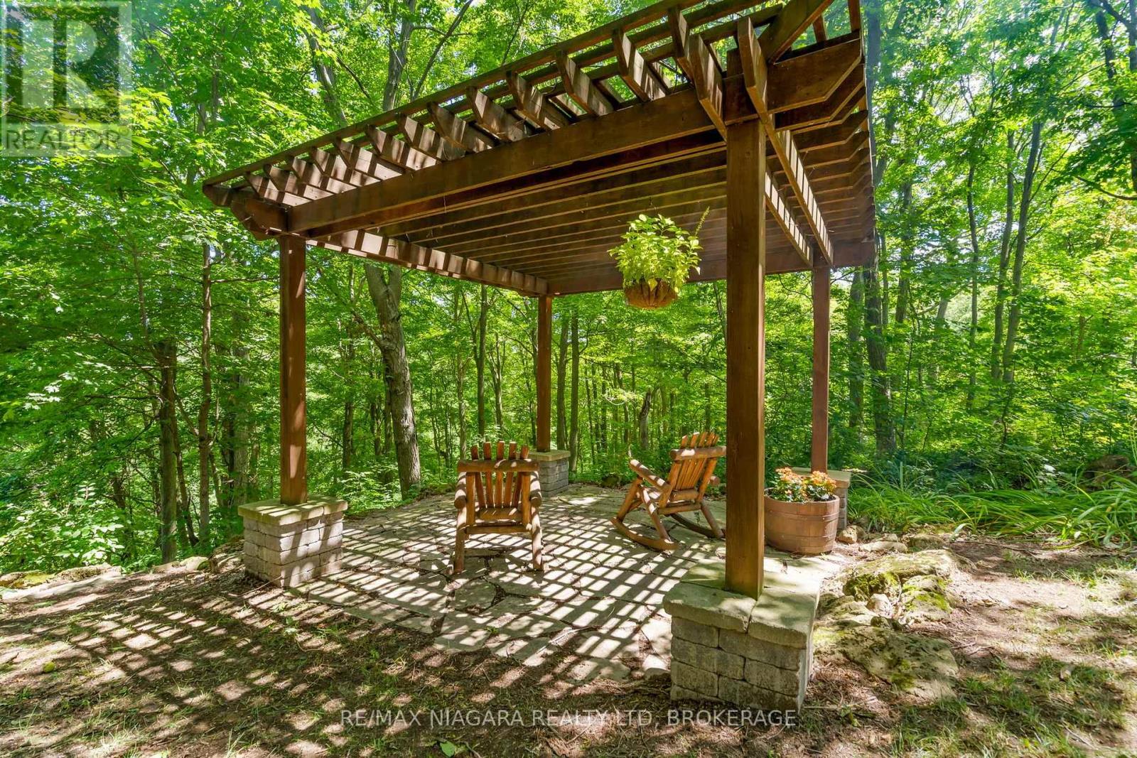 429 Ridge Road E Property Photo 18