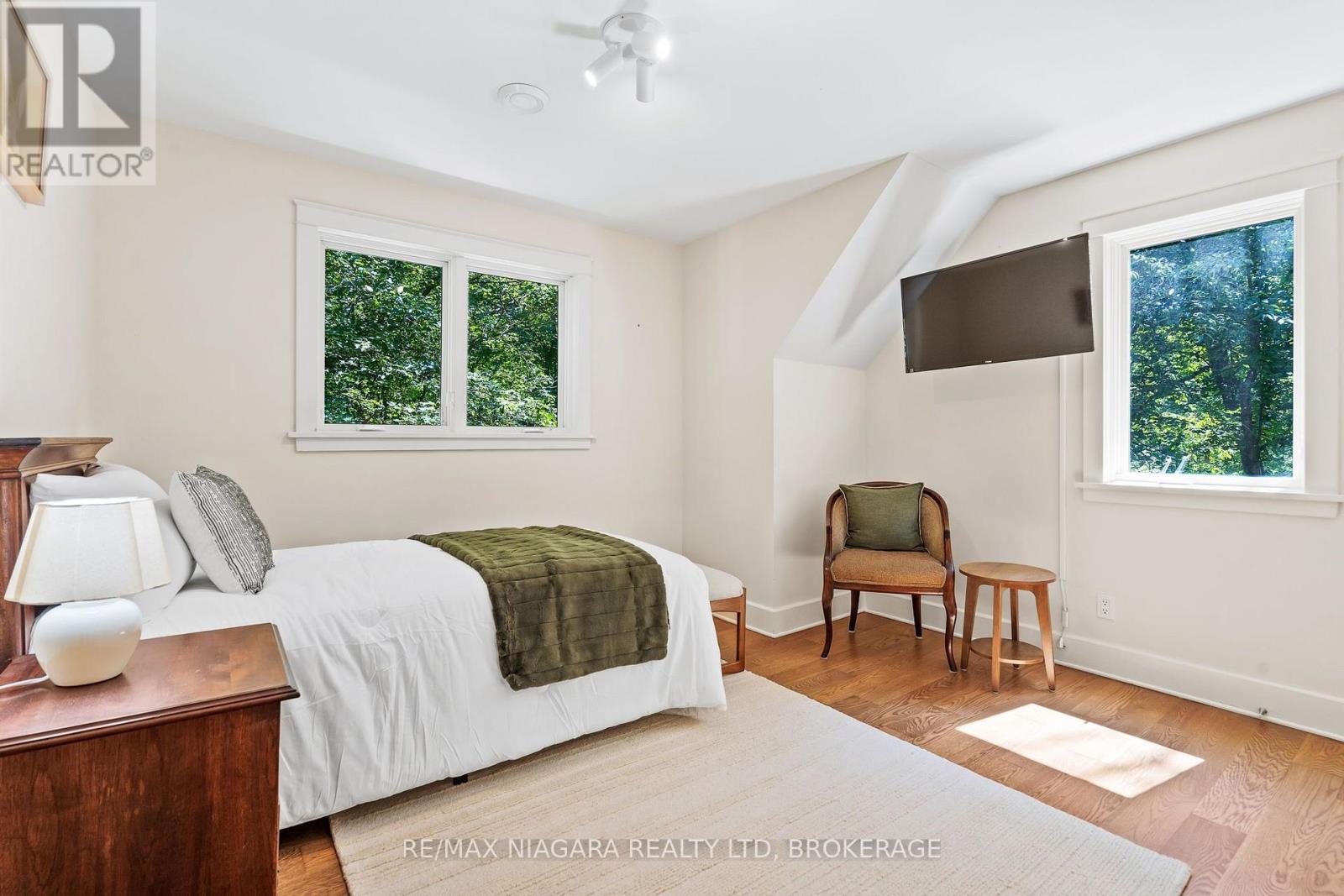 429 Ridge Road E Property Photo 44