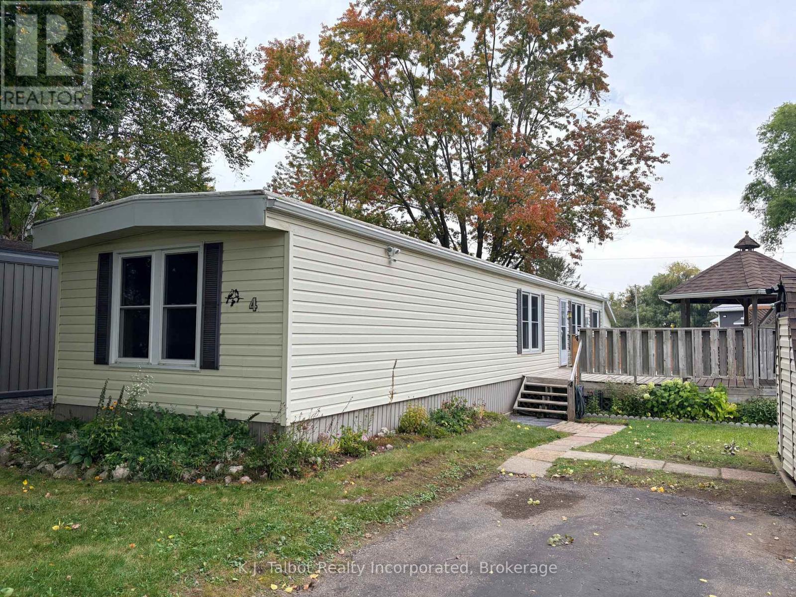 4 Poplar Lane Property Photo 1