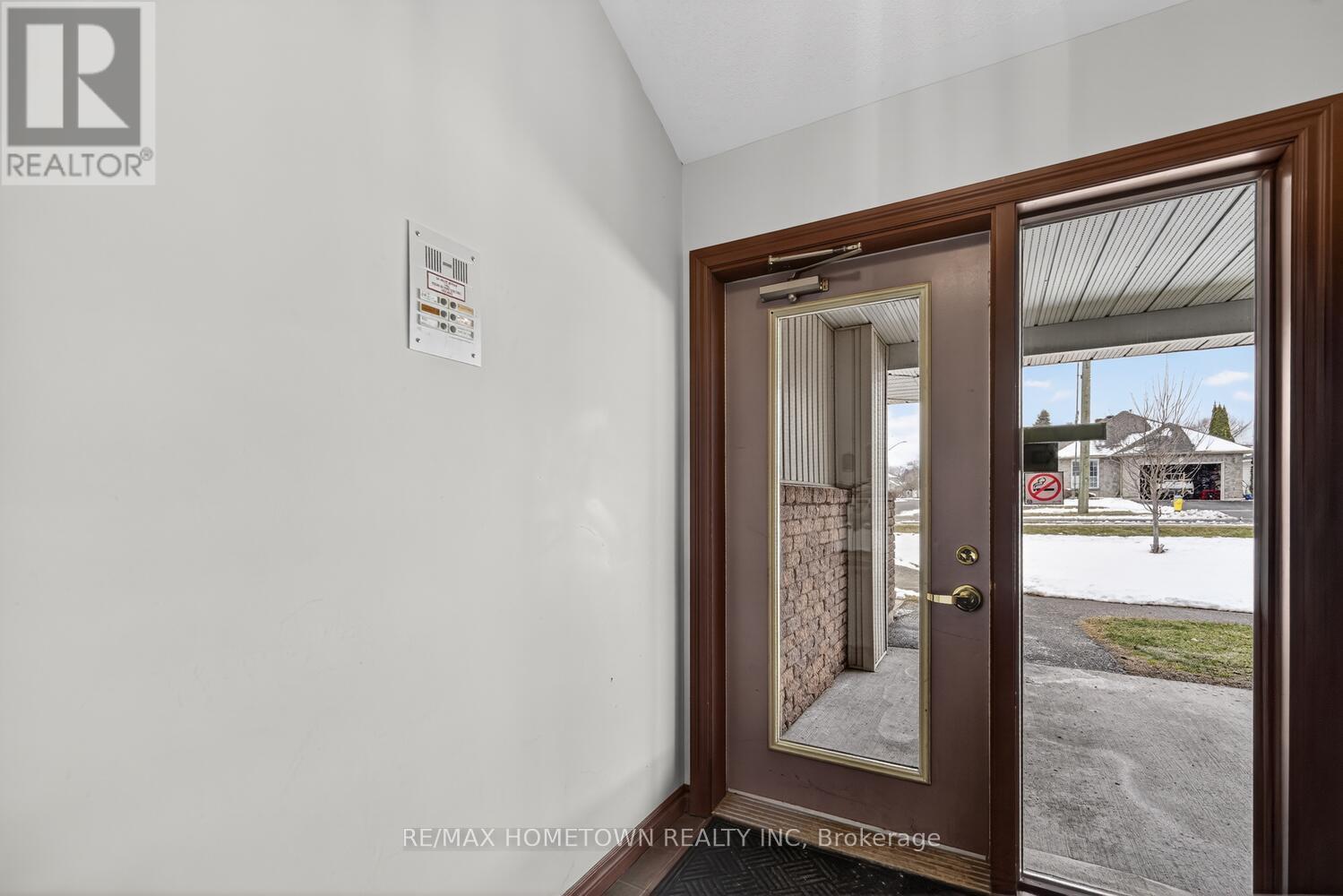 5 - 1171 Millwood Avenue Property Photo 4