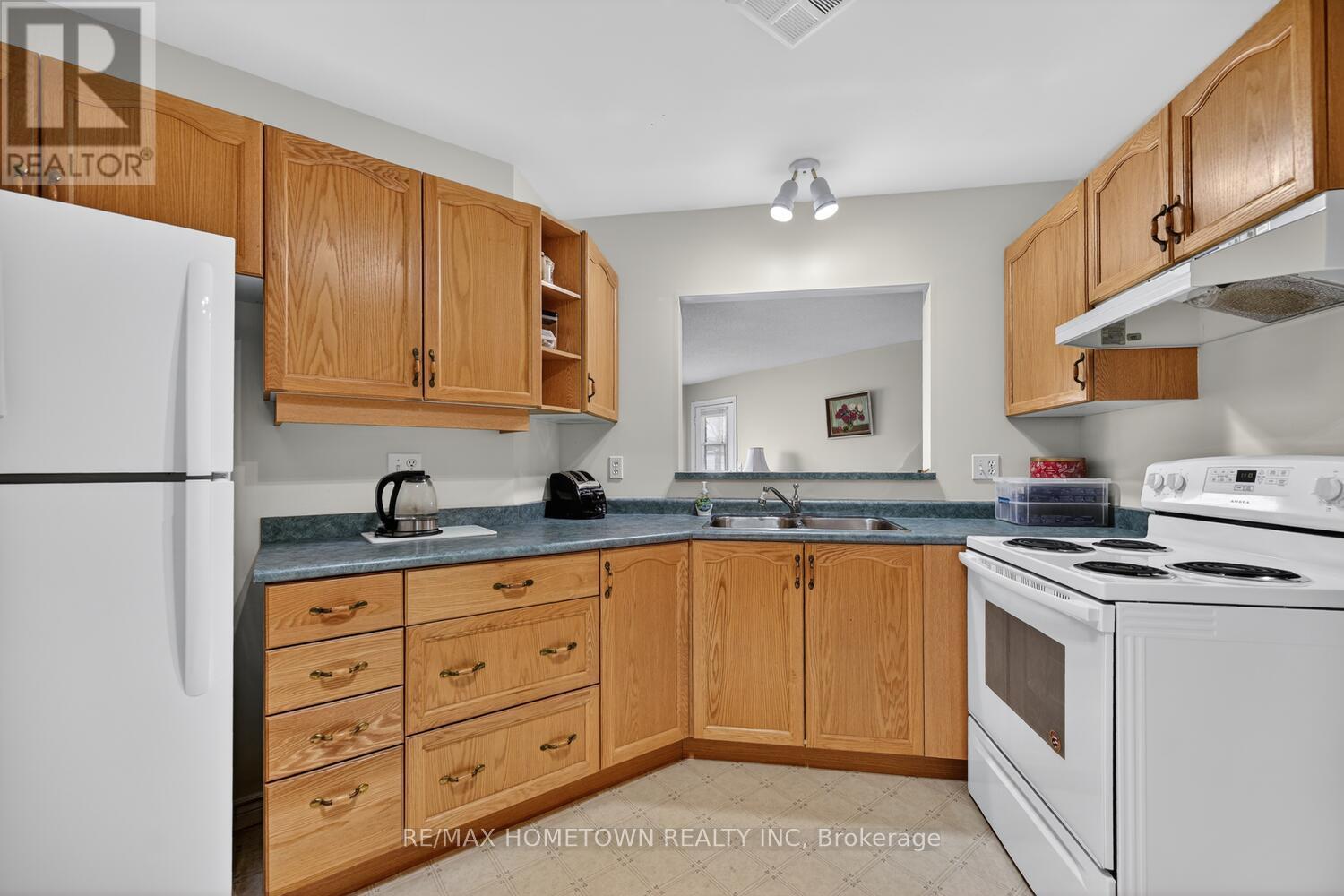5 - 1171 Millwood Avenue Property Photo 9