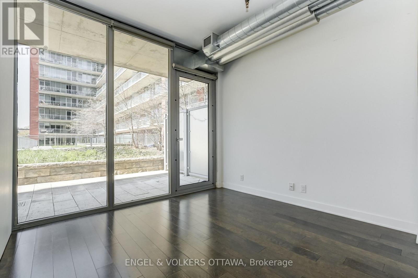 249 - 340 Mcleod Street Property Photo 5