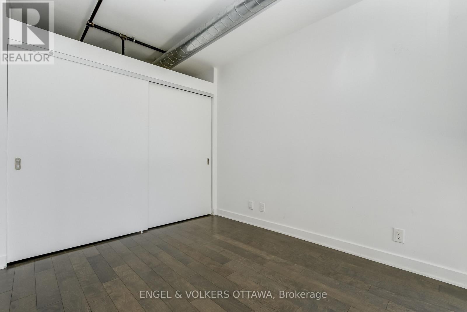 249 - 340 Mcleod Street Property Photo 16