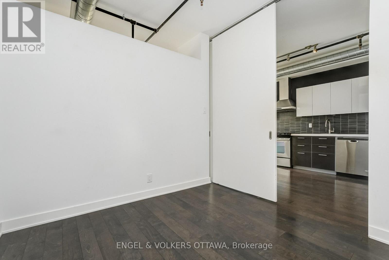 249 - 340 Mcleod Street Property Photo 18