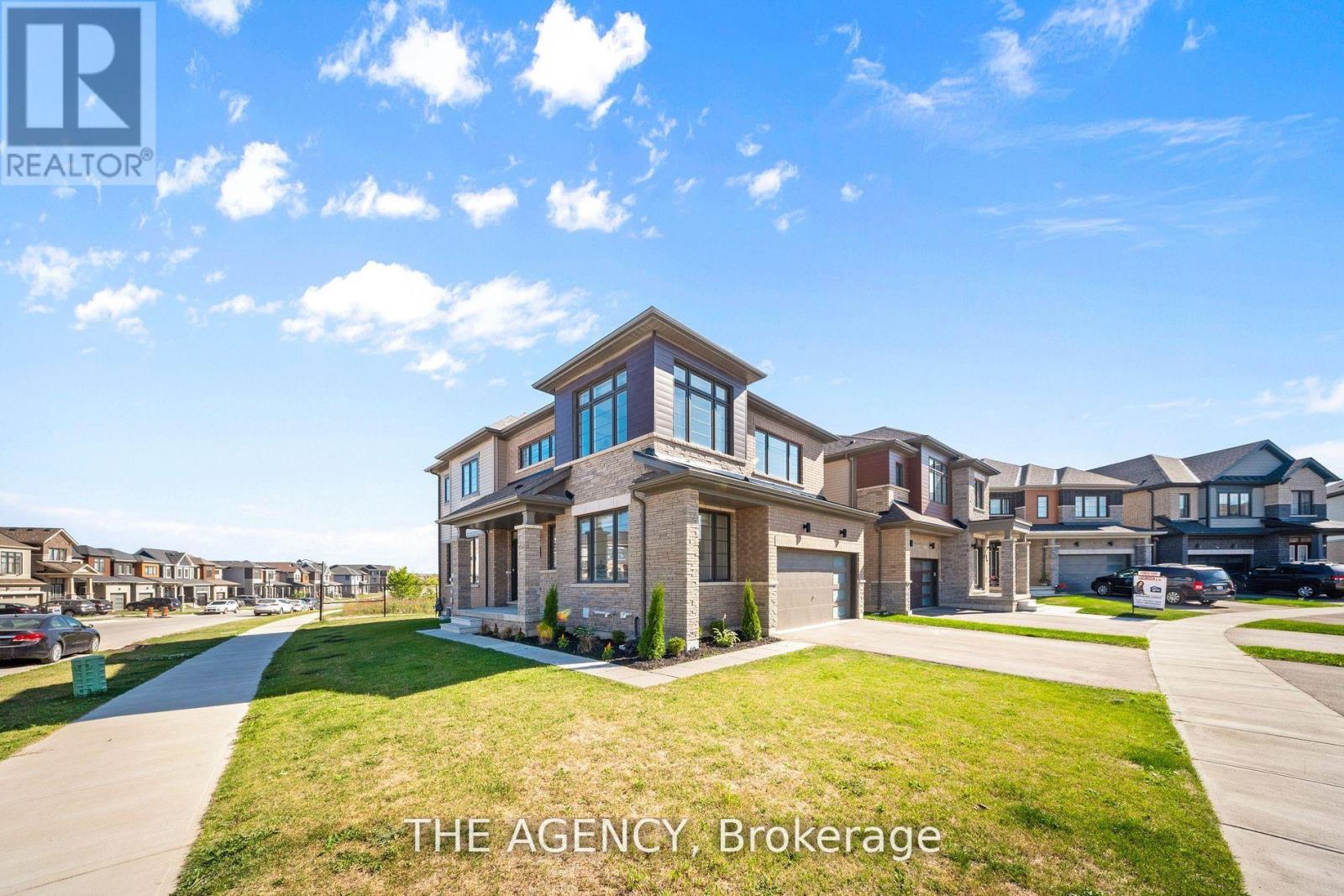 1 Bee Crescent Property Photo 2
