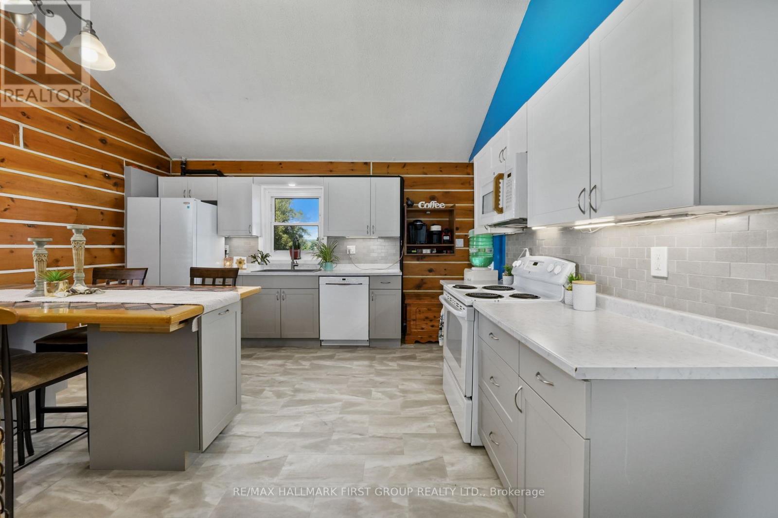 7638 Telephone Road Property Photo 14