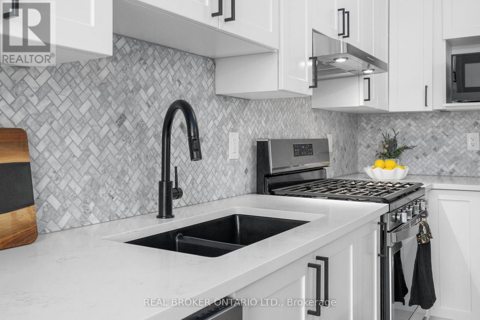 300 Livery Street Property Photo 9
