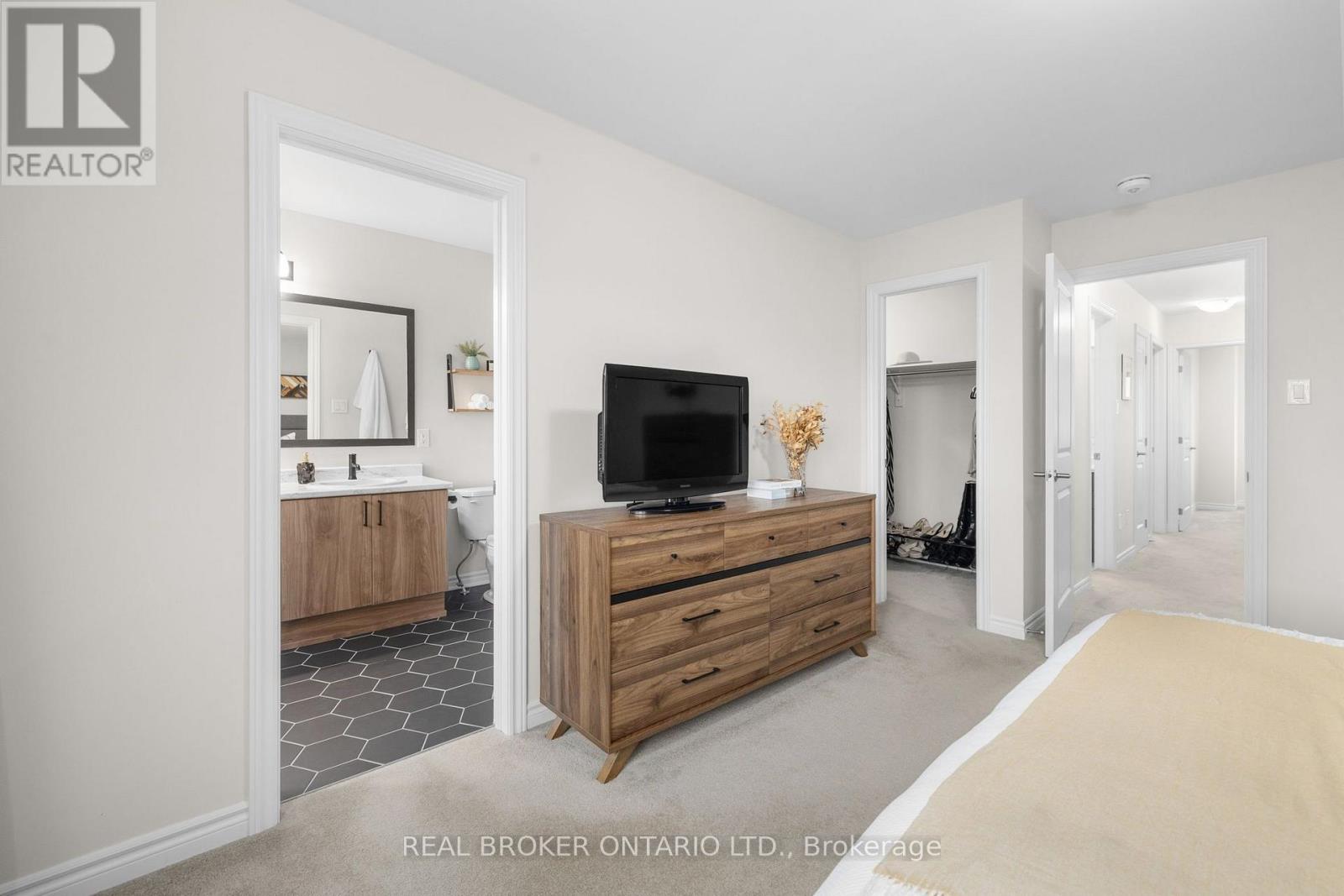 300 Livery Street Property Photo 18