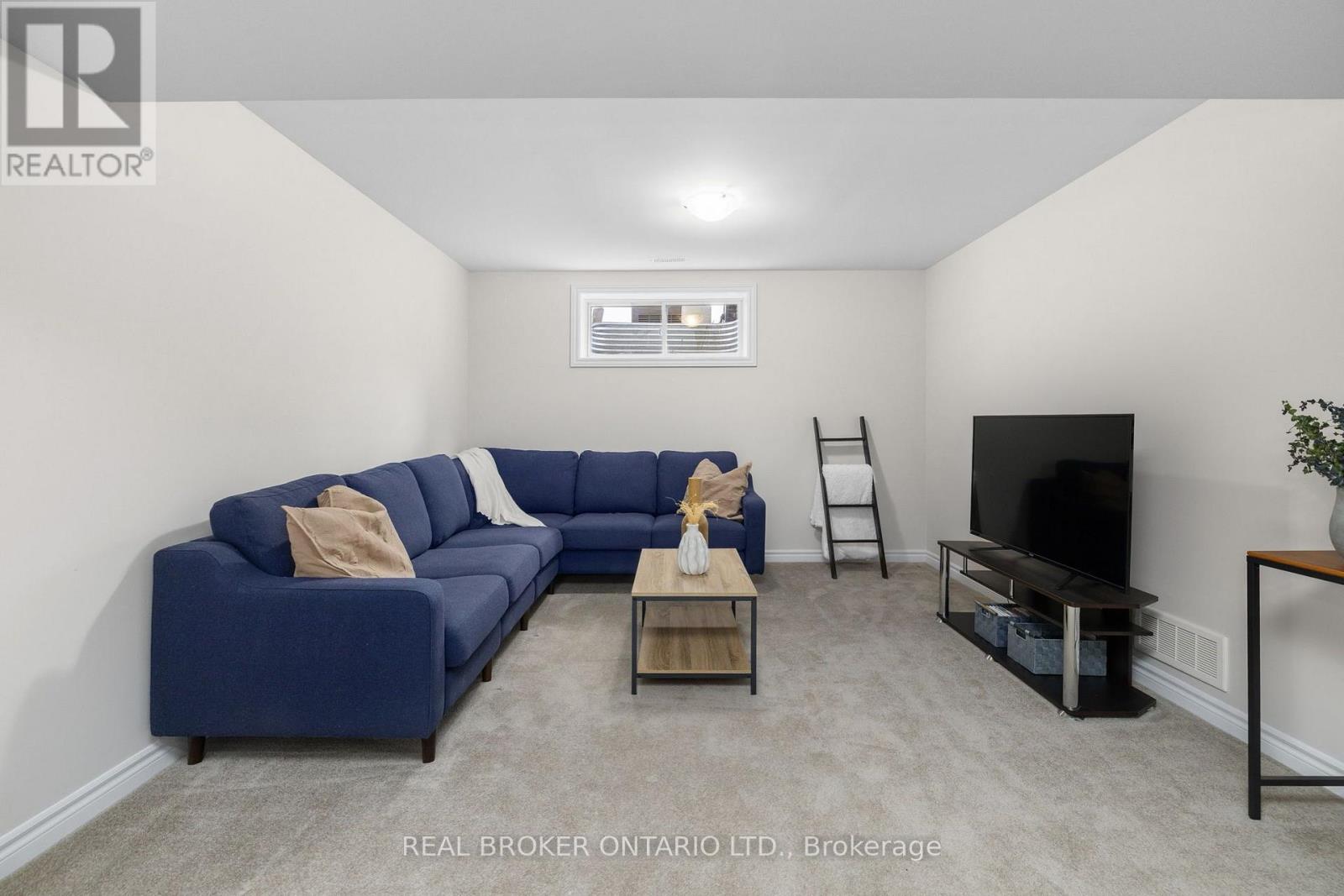 300 Livery Street Property Photo 25