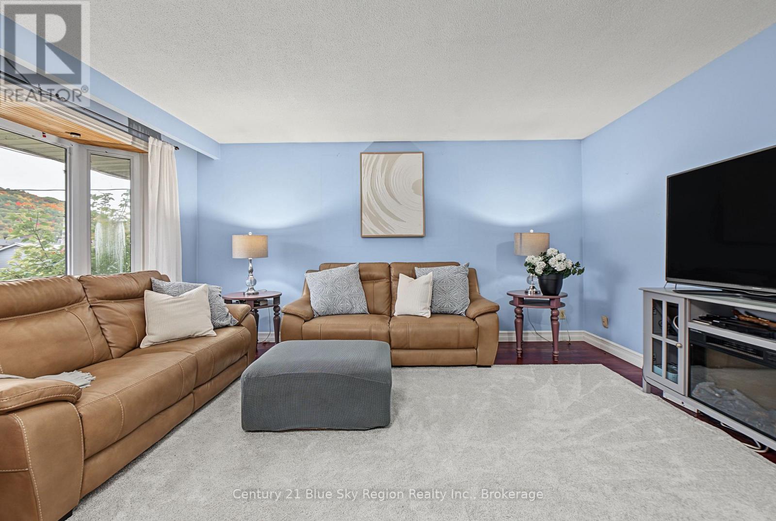 267 Barber Avenue Property Photo 4