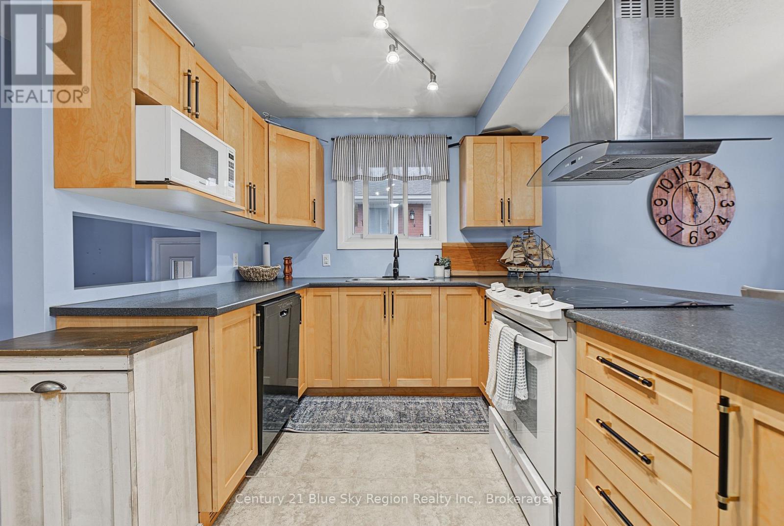 267 Barber Avenue Property Photo 8