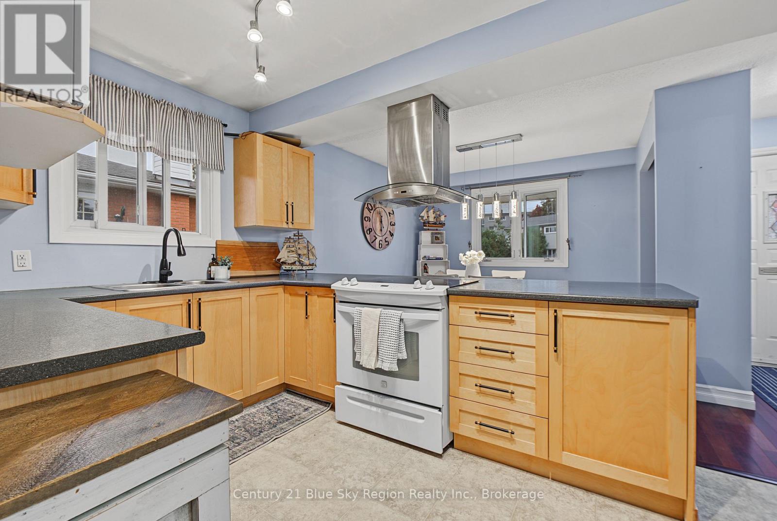 267 Barber Avenue Property Photo 9