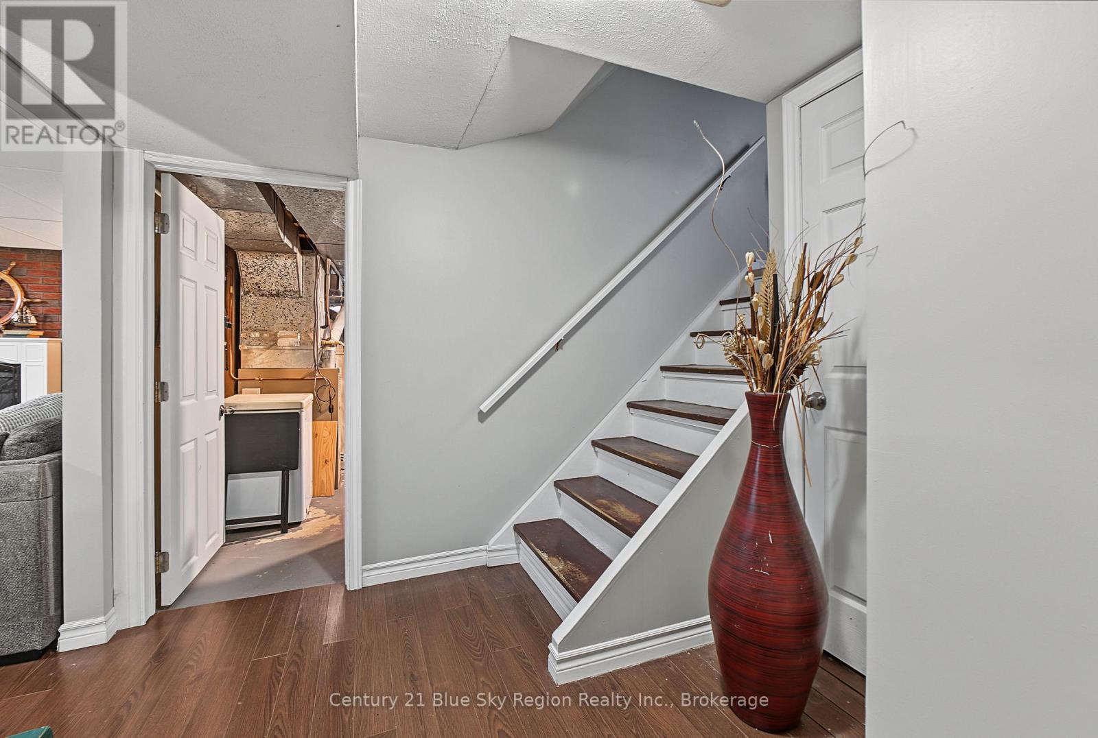 267 Barber Avenue Property Photo 37