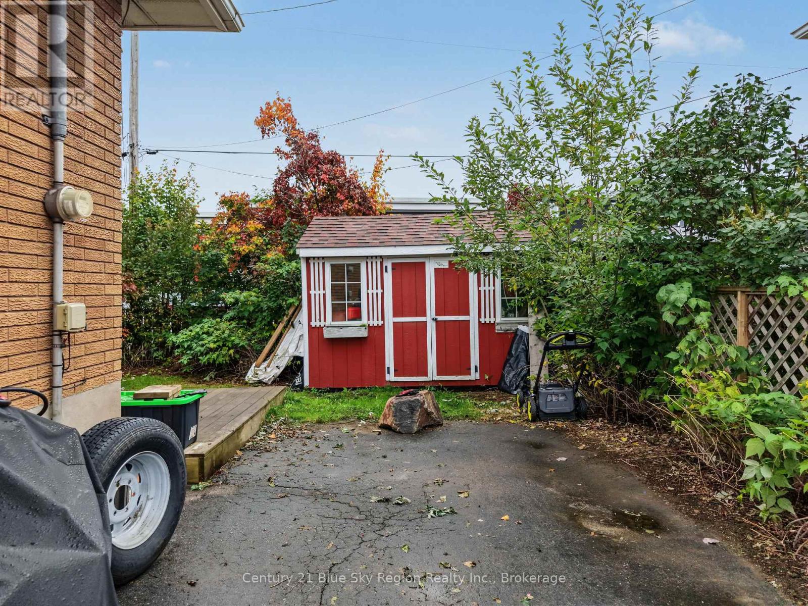 267 Barber Avenue Property Photo 41
