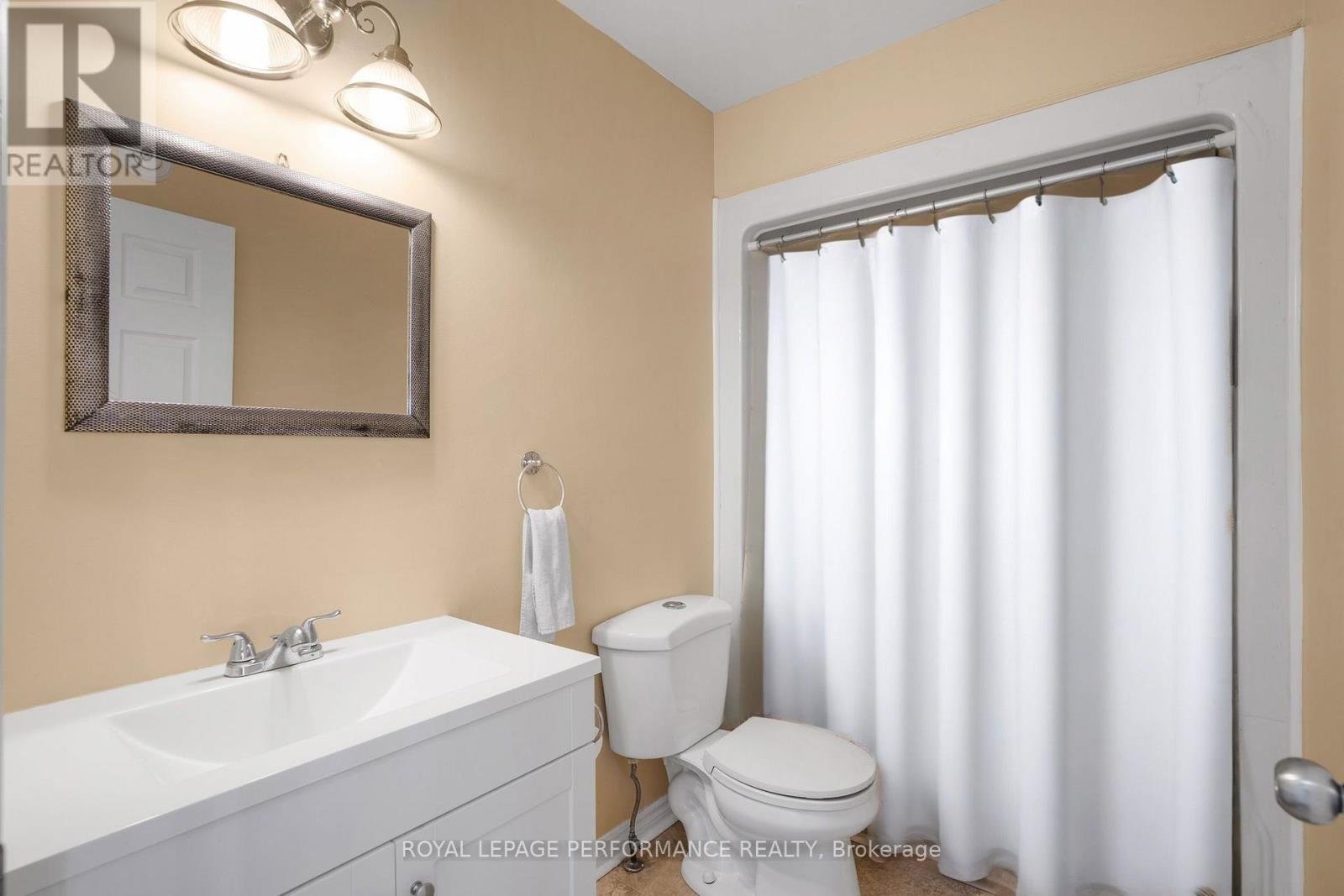 40 Lori Lane Property Photo 17