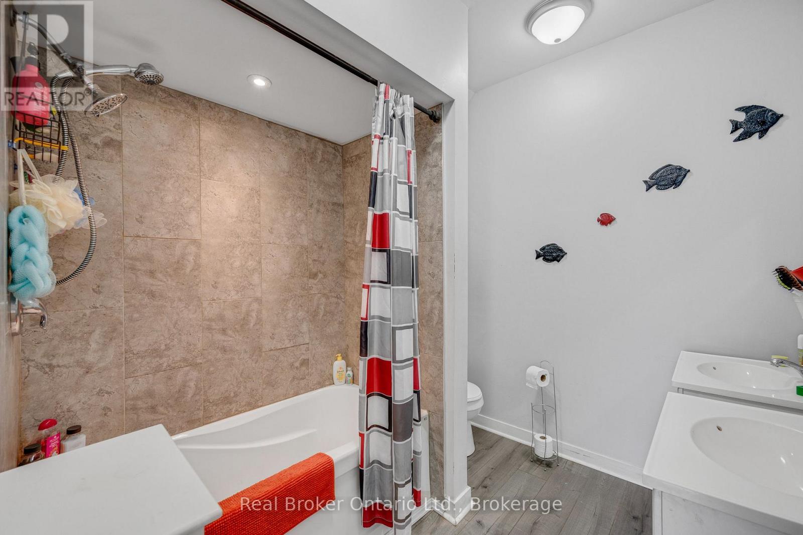 466 Cannon Street E Property Photo 20