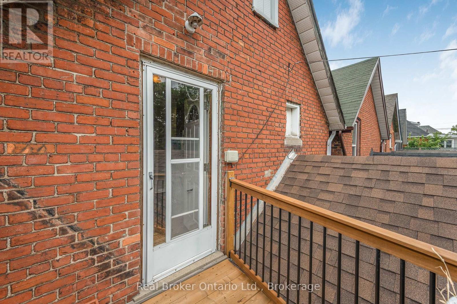 466 Cannon Street E Property Photo 23