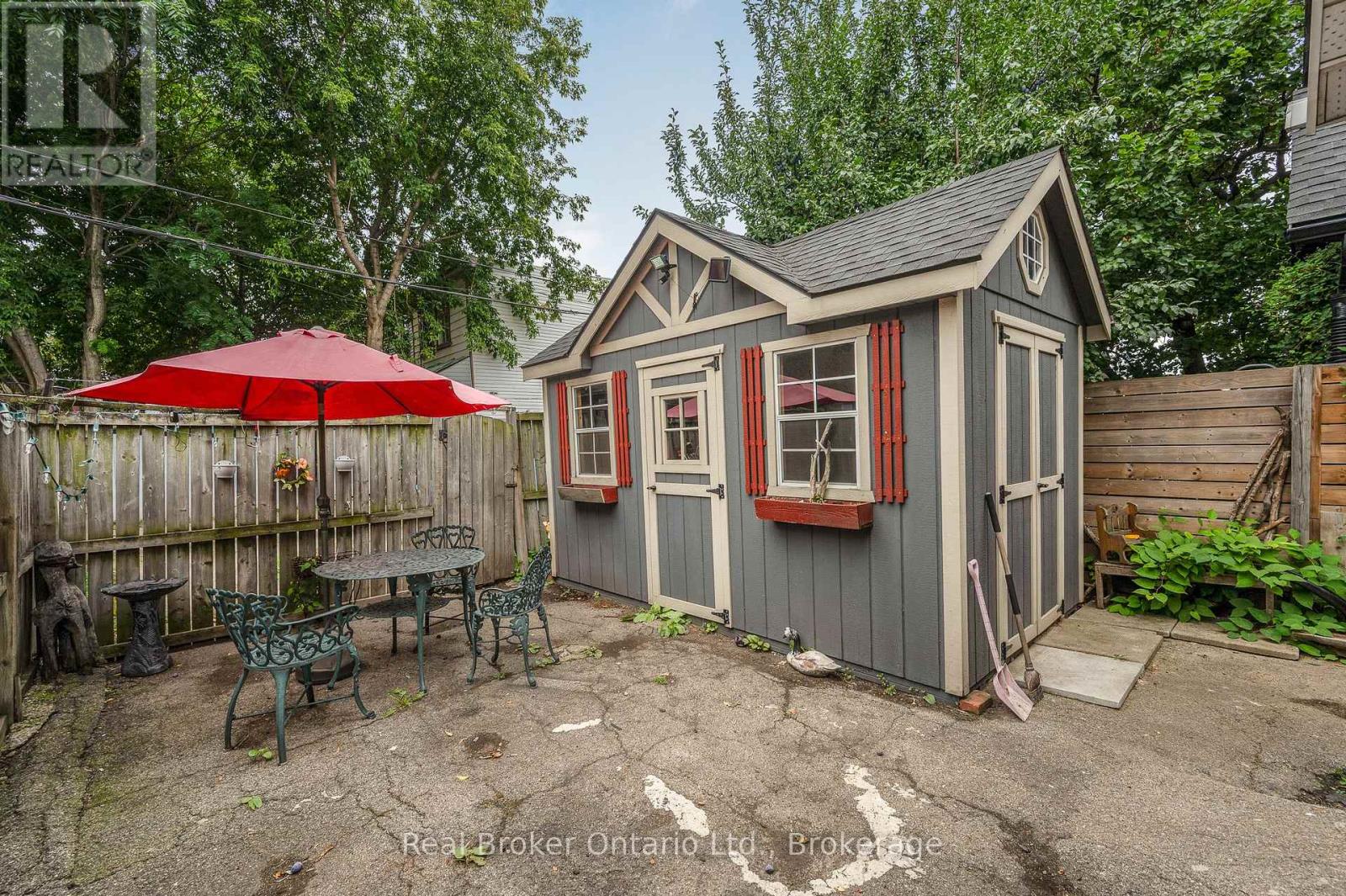 466 Cannon Street E Property Photo 28