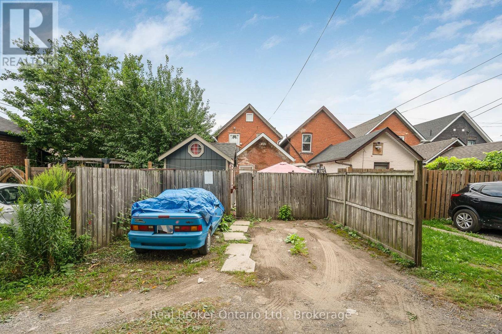 466 Cannon Street E Property Photo 29