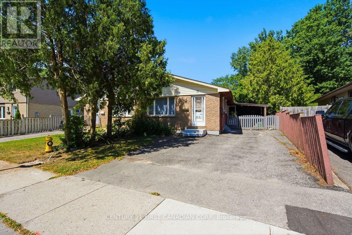 17 Edgemere Crescent Property Photo 1