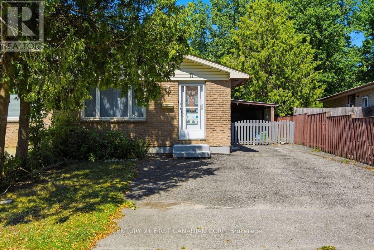 17 Edgemere Crescent Property Photo 3
