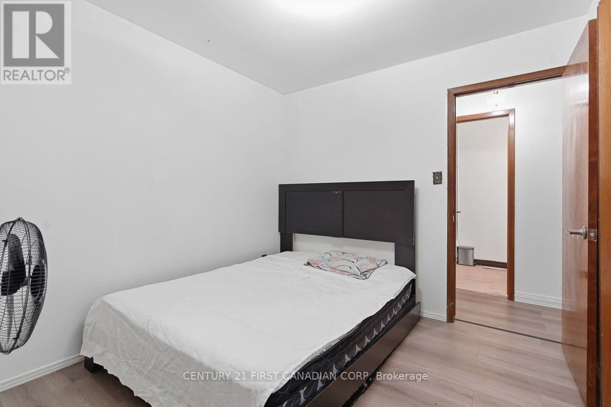 17 Edgemere Crescent Property Photo 6