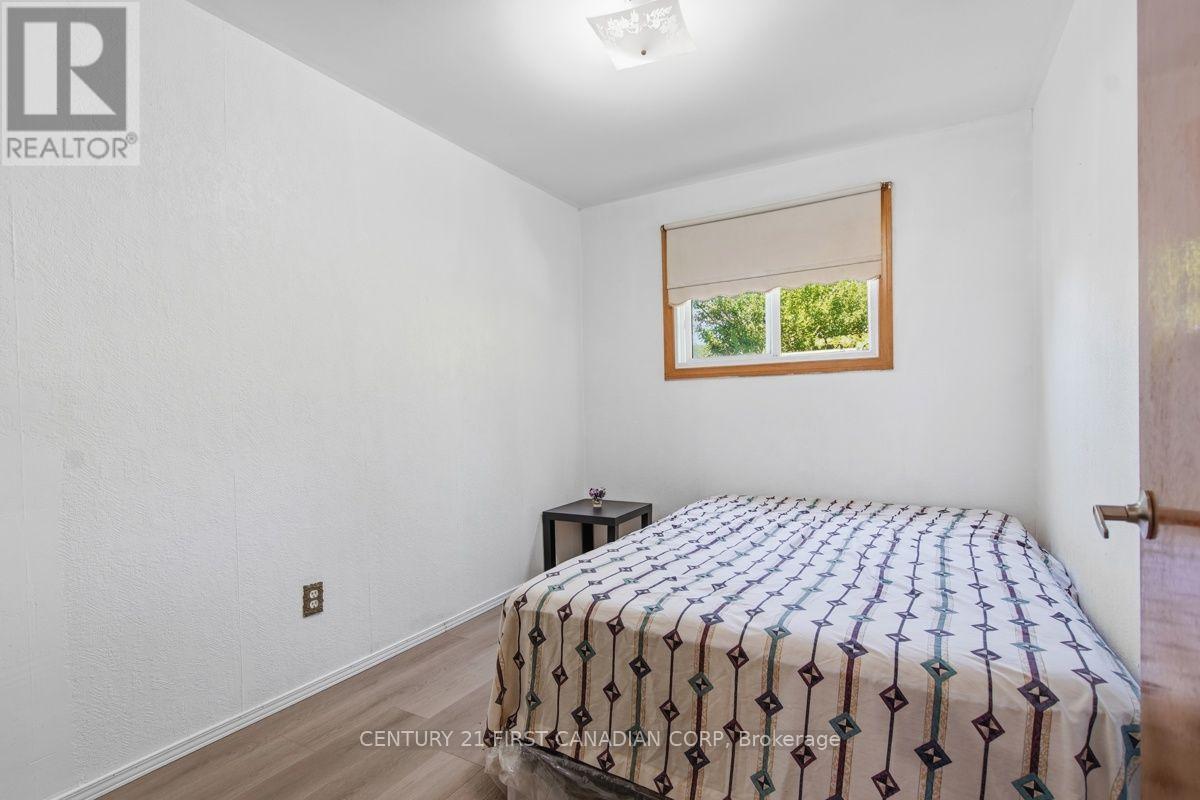 17 Edgemere Crescent Property Photo 8