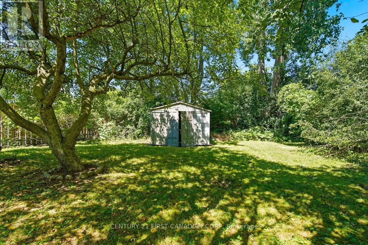 17 Edgemere Crescent Property Photo 13