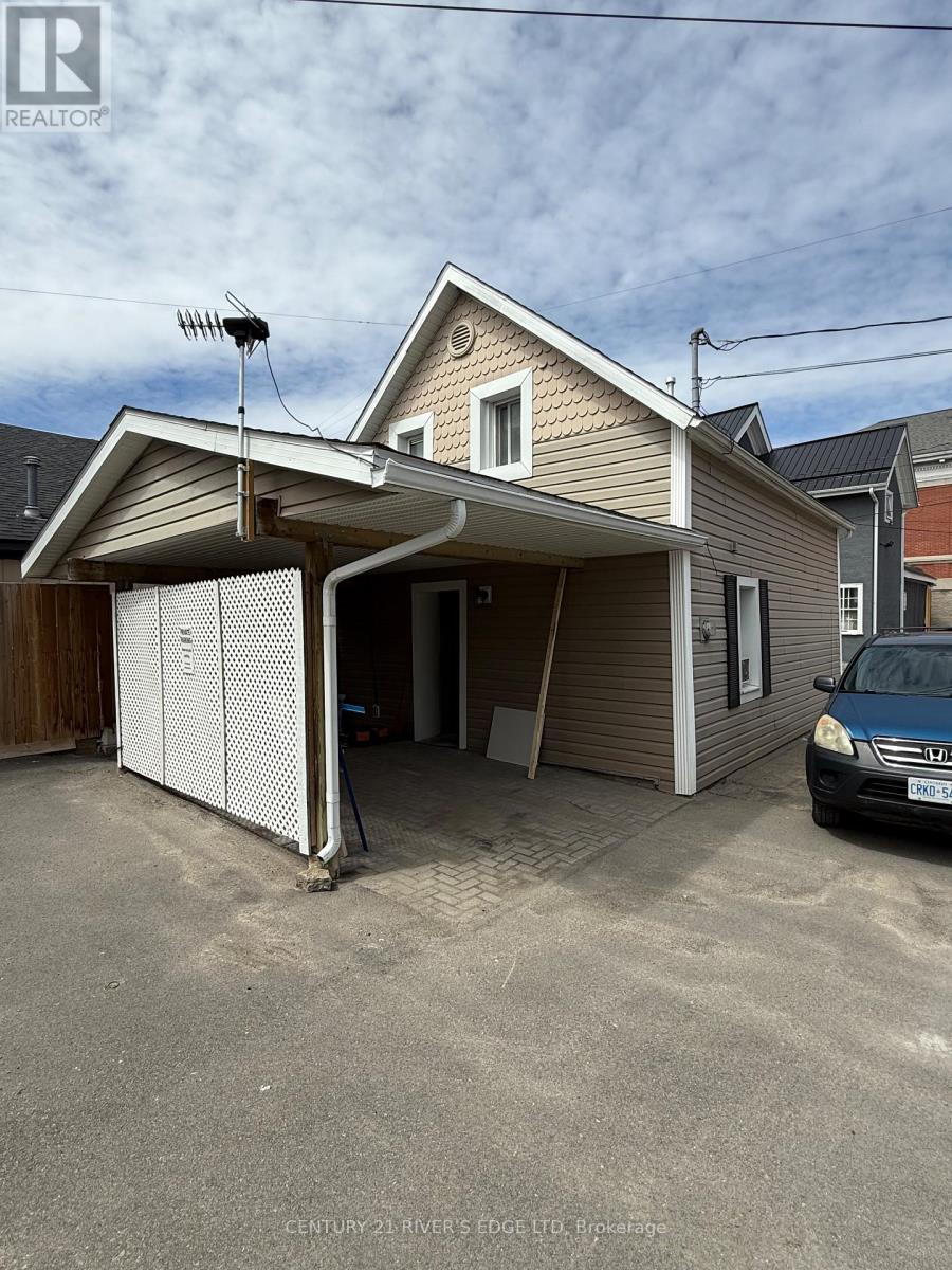 108-112 King Street W Property Photo 5