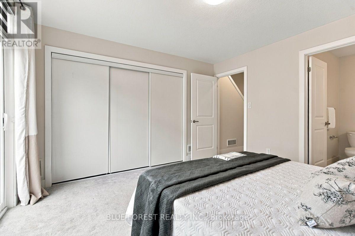 2112 Meadowgate Boulevard Property Photo 7