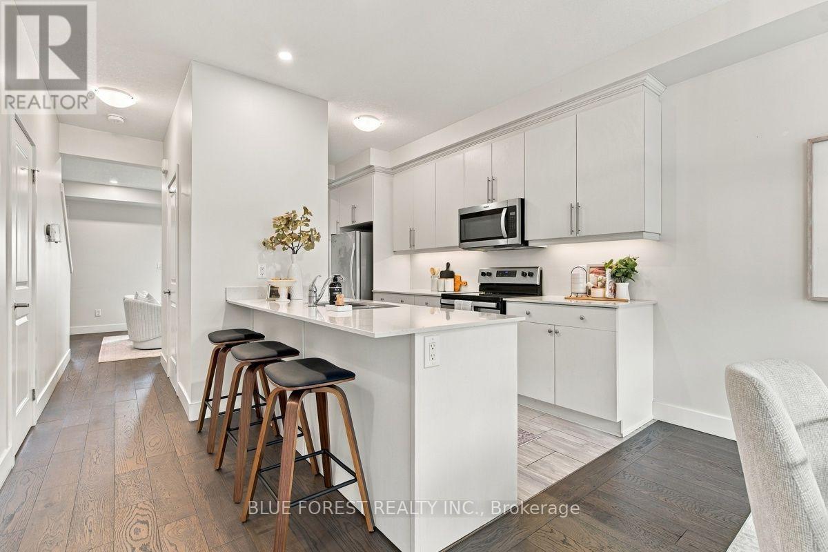 2112 Meadowgate Boulevard Property Photo 12