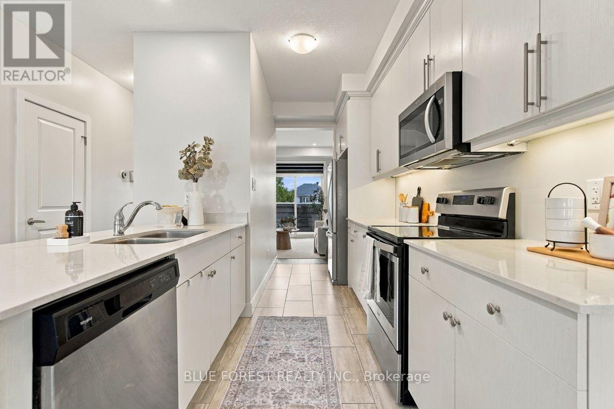 2112 Meadowgate Boulevard Property Photo 13