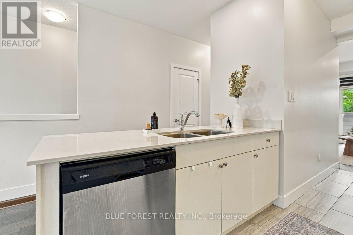 2112 Meadowgate Boulevard Property Photo 15