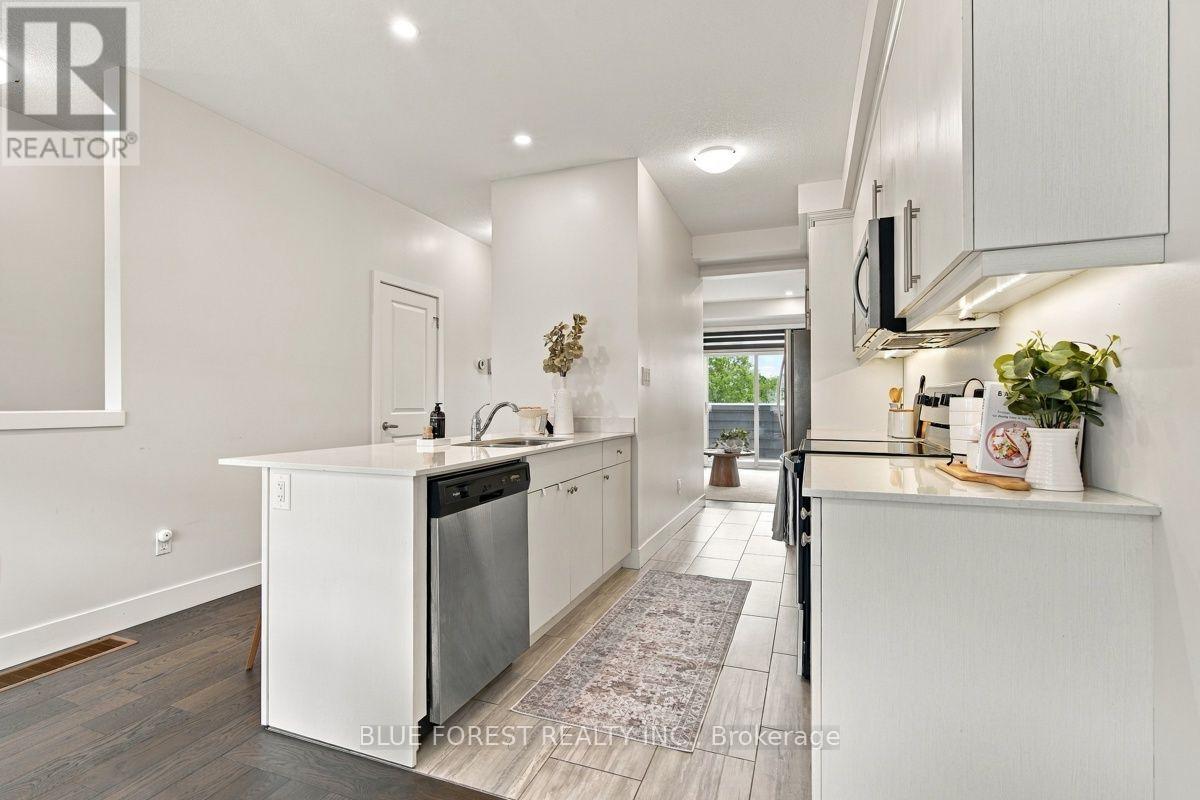 2112 Meadowgate Boulevard Property Photo 16