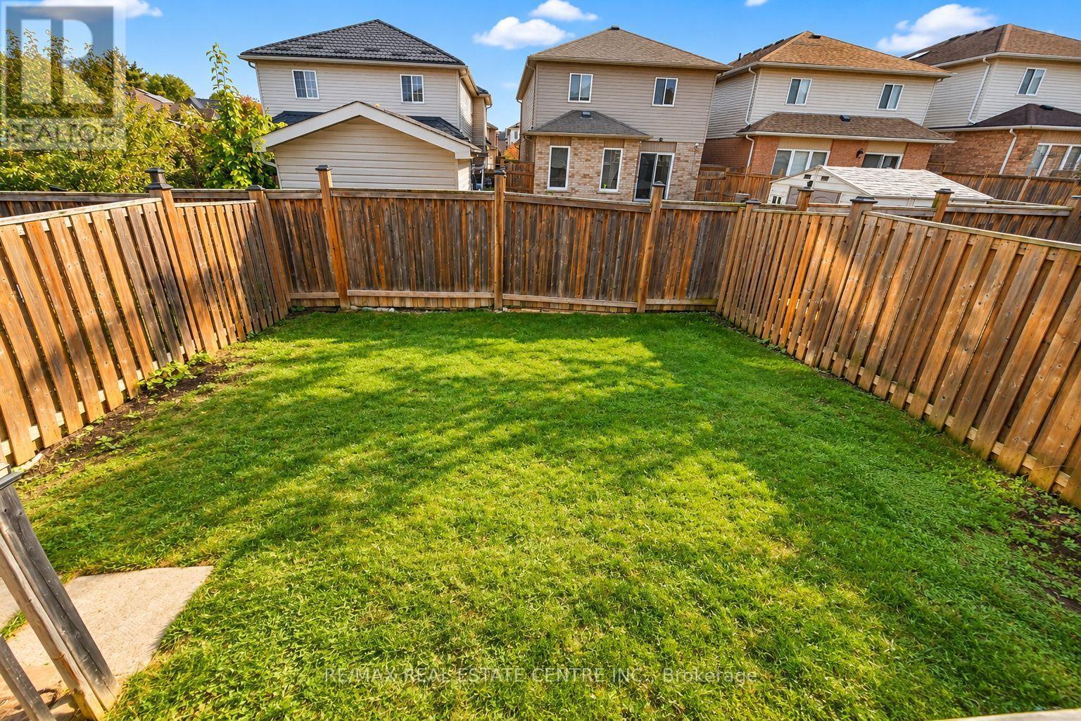 4 Drone Crescent Property Photo 6