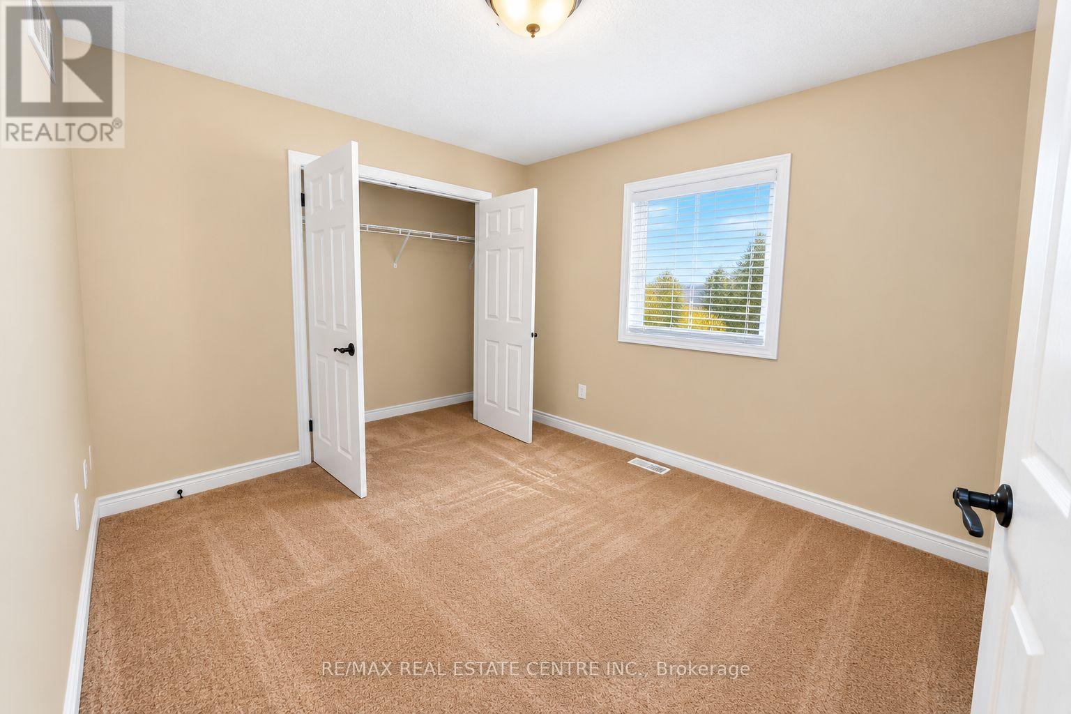4 Drone Crescent Property Photo 15