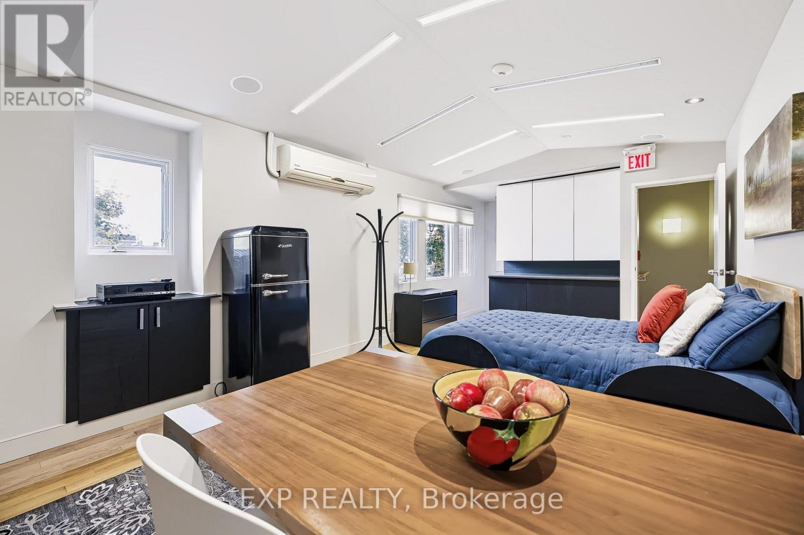 Unit 1 Level 1 - 122 Guigues Avenue W Property Photo 20