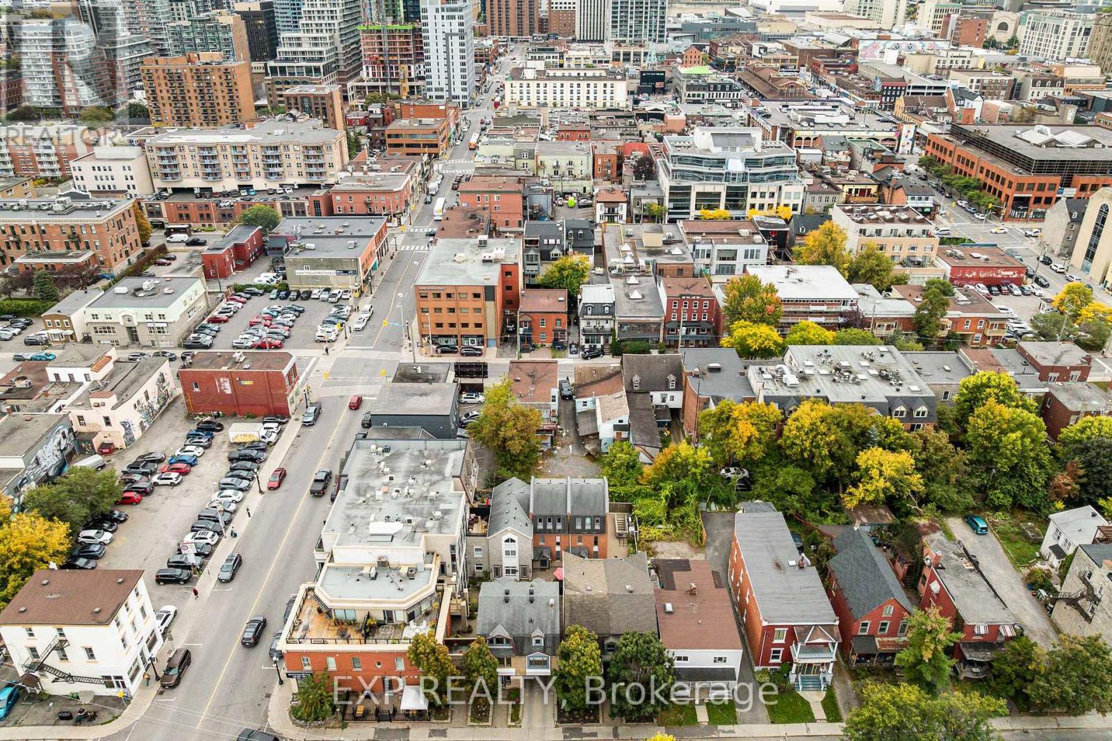 Unit 1 Level 1 - 122 Guigues Avenue W Property Photo 47