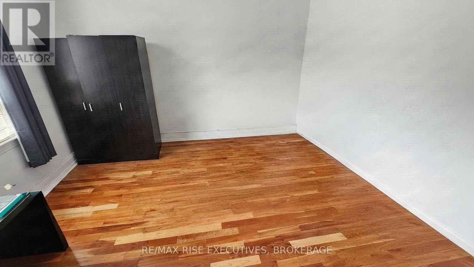 385 Alfred Street Property Photo 4