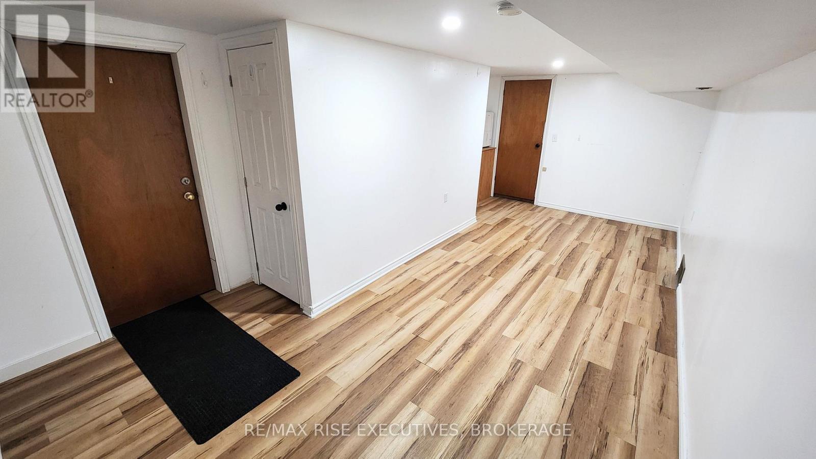 385 Alfred Street Property Photo 11