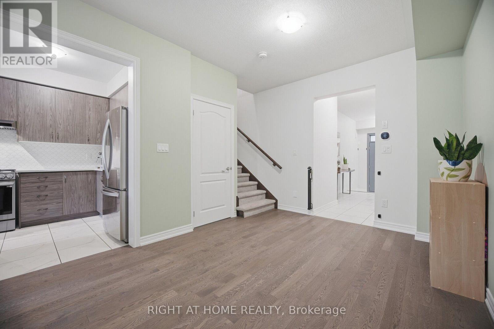 79 - 166 Deerpath Drive Property Photo 6