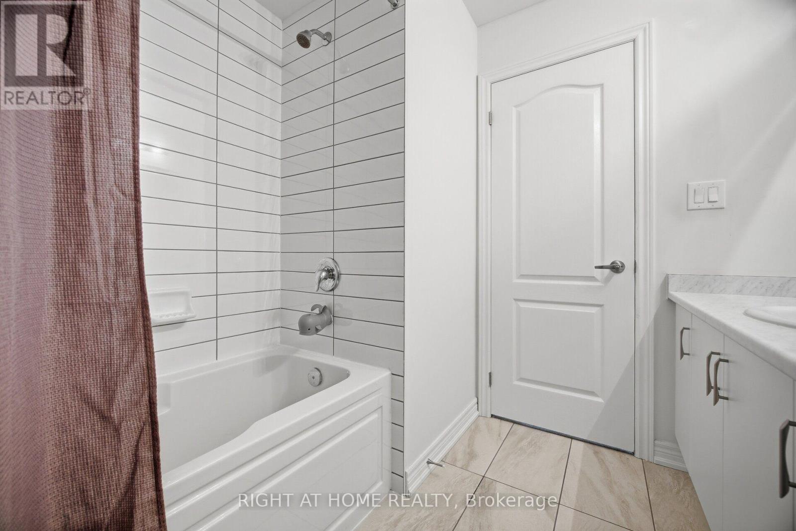 79 - 166 Deerpath Drive Property Photo 32