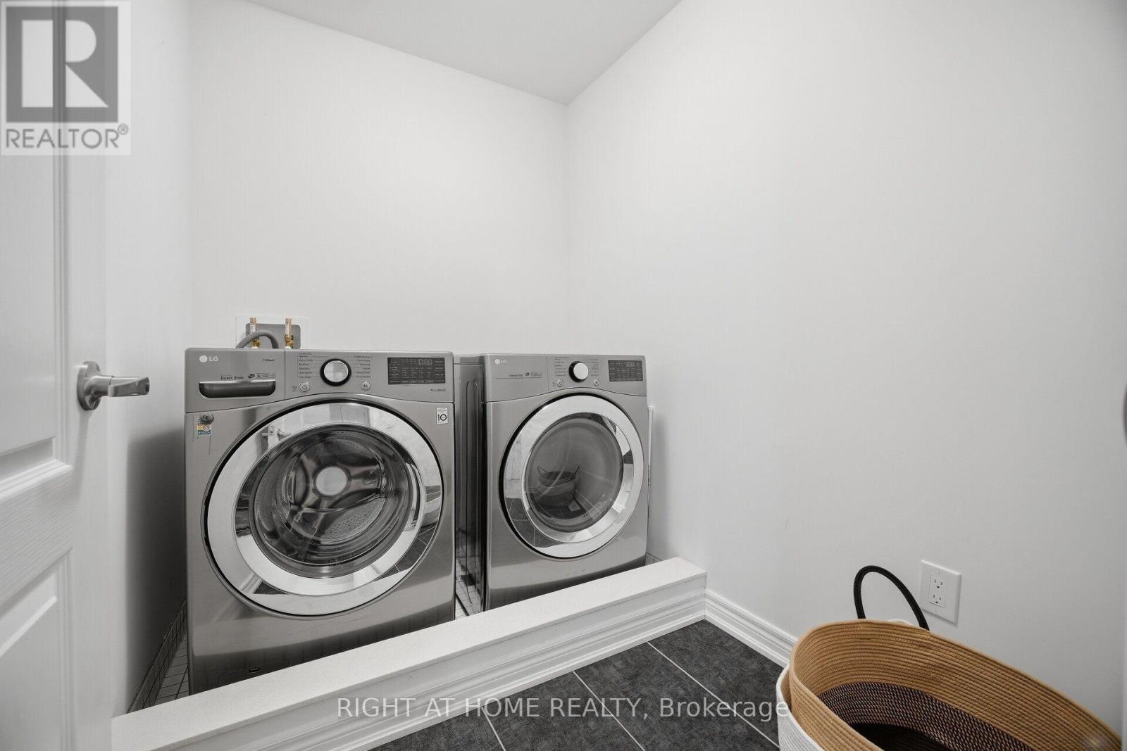 79 - 166 Deerpath Drive Property Photo 33