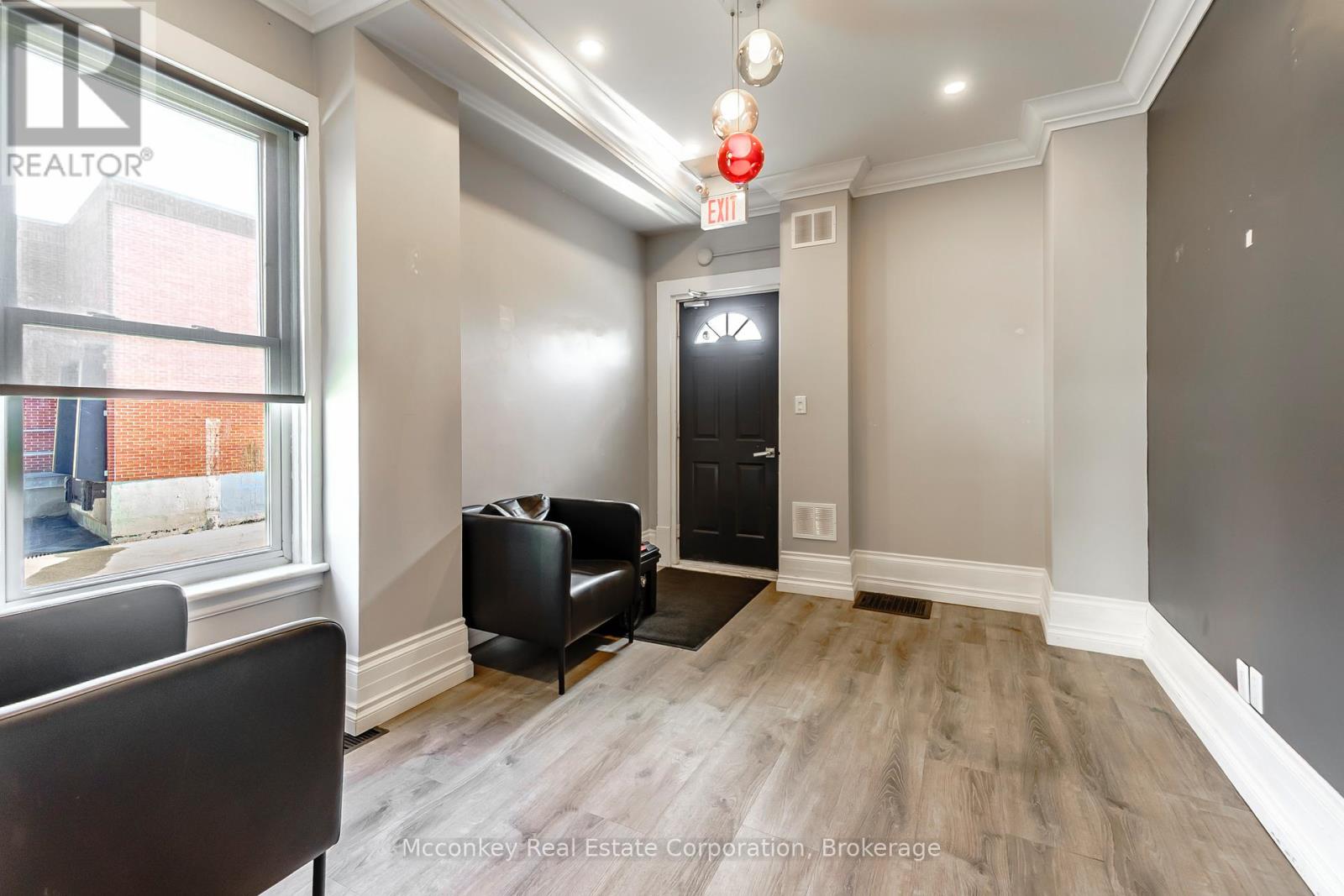 300 Aylmer Street N Property Photo 12